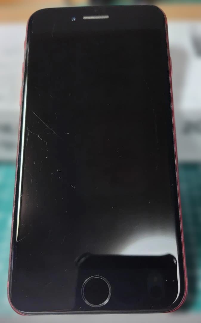 Apple iPhone 8 64g RED SIMロックなし 裏面割れあり