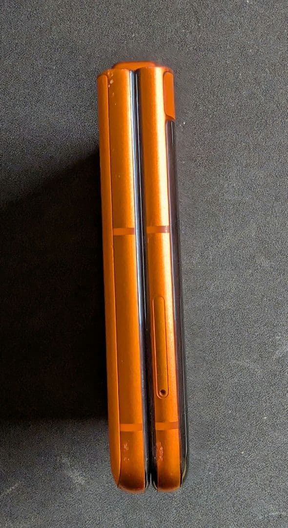 【今週末のみ値下げ】Motorola razr 50 512GB SIMフリー