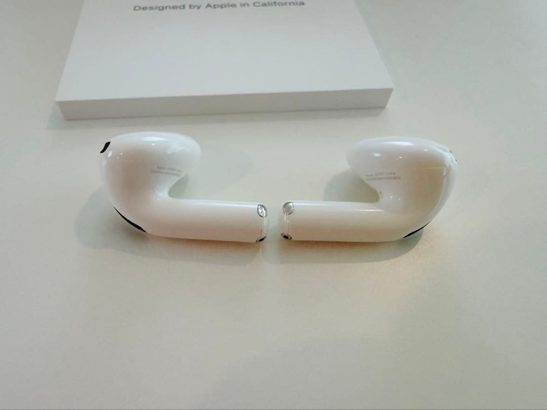 AirPods4 ノイズキャンセリング　ANC MXP93J/A