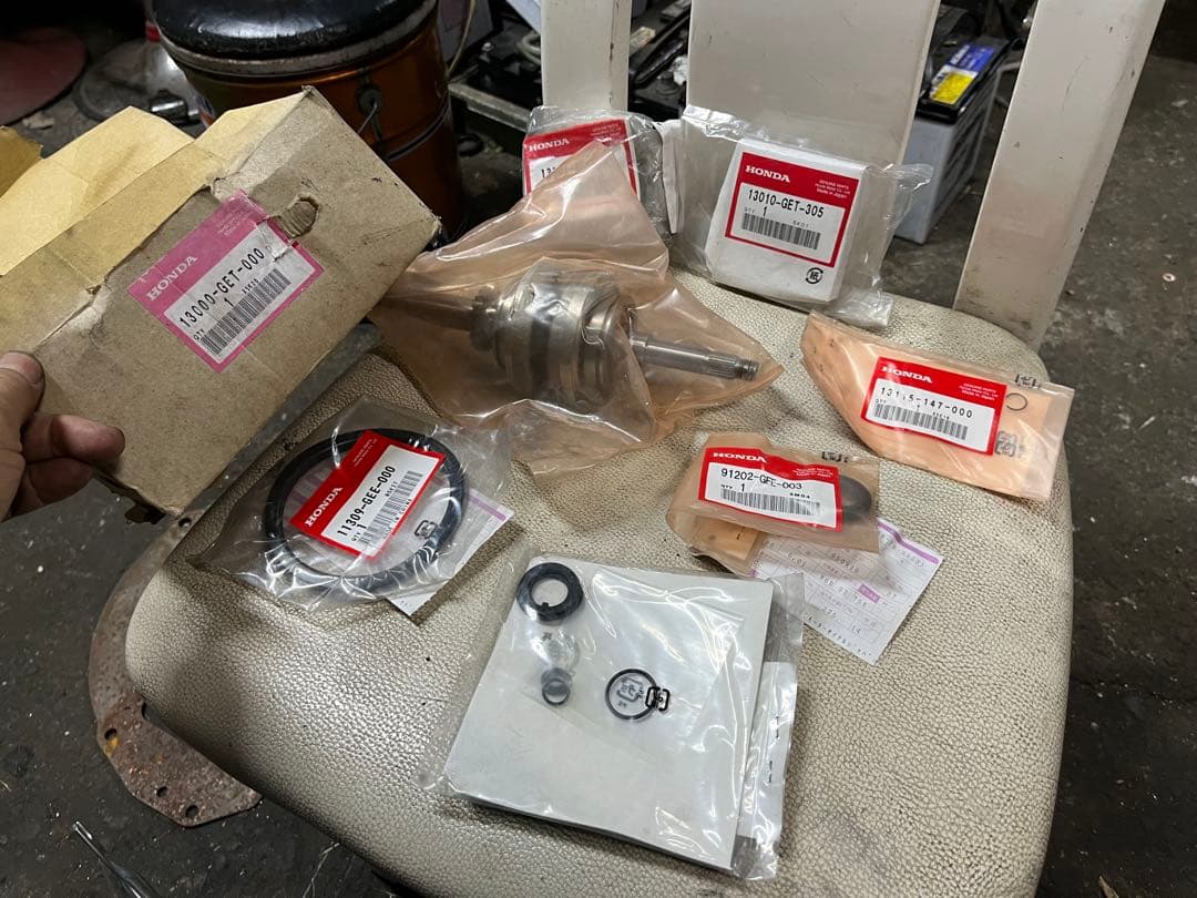 ズーマー　スクーピー　DIO DIO 新品クランクシャフト　ピストンセット