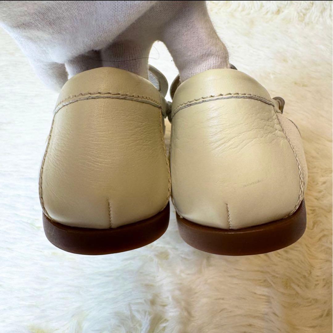 GUCCI ホワイトレザー ローファー 24.5cm