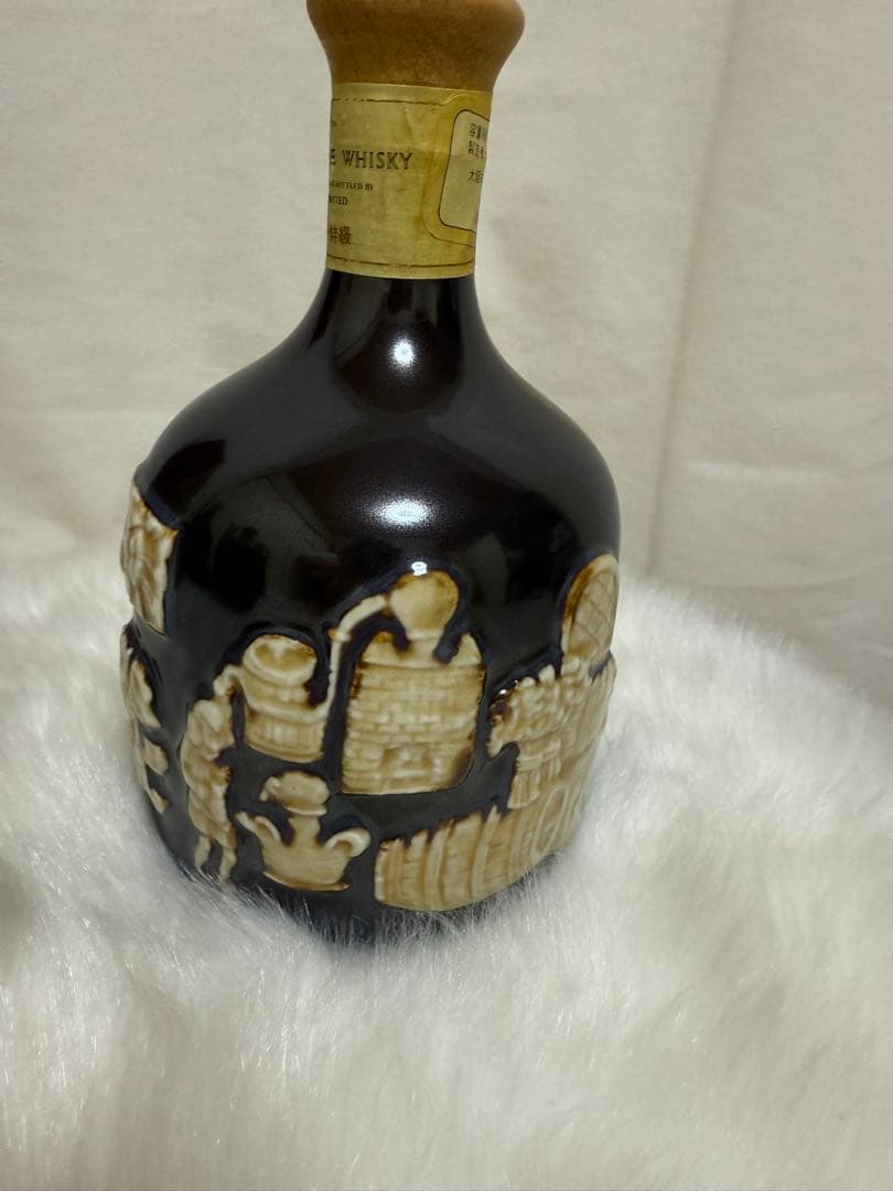 SUNTORY THE WHISKY 陶器ボトル 760ml 古酒　コルク割れ