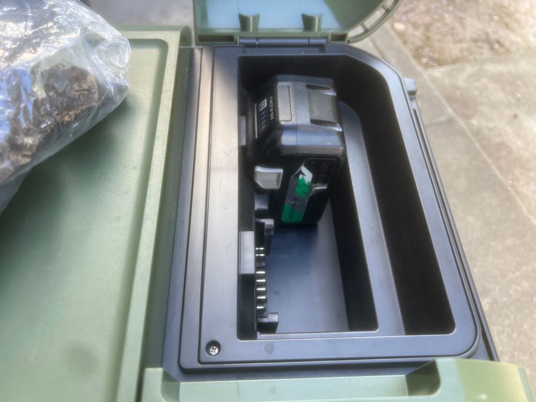 ジャンク品HiKOKI 冷却機能付き冷蔵庫 オリーブグリーン