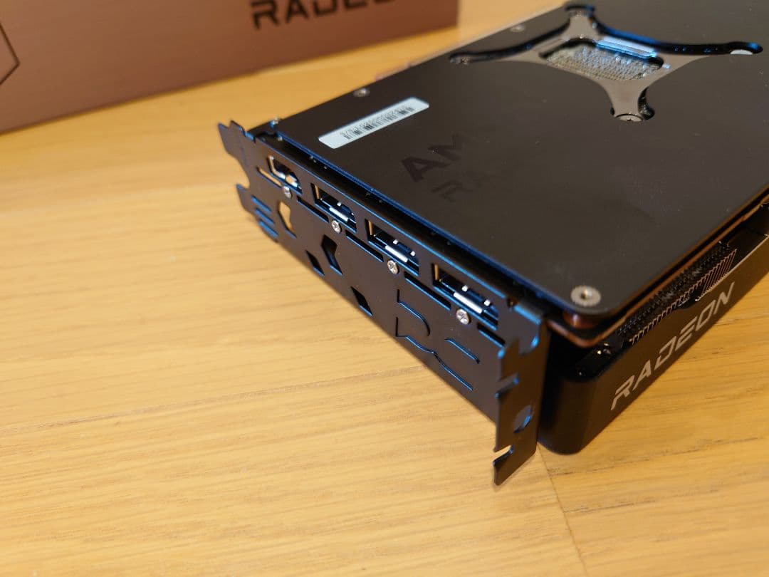 玄人志向 RD-RX9070XT-E16GB/TP（状態良好）