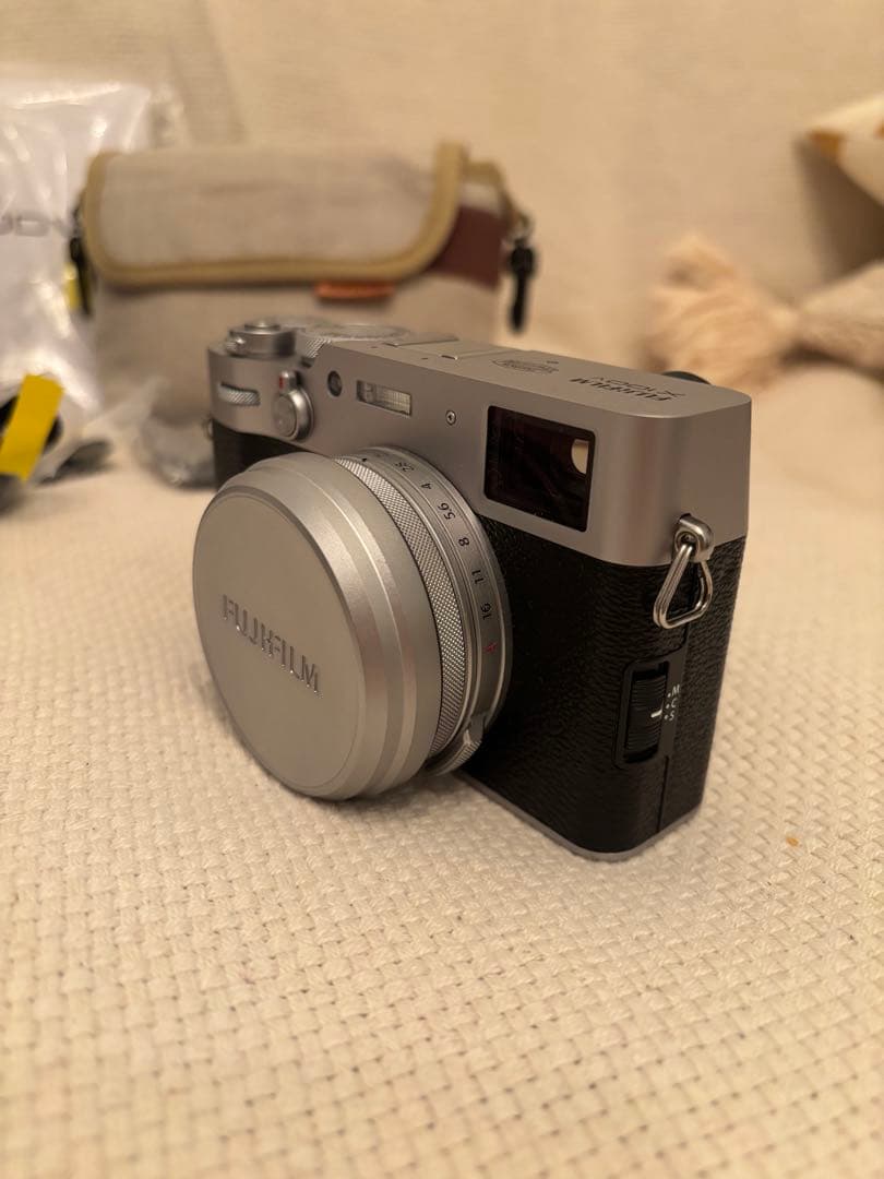 Fujifilm X100Vシルバー