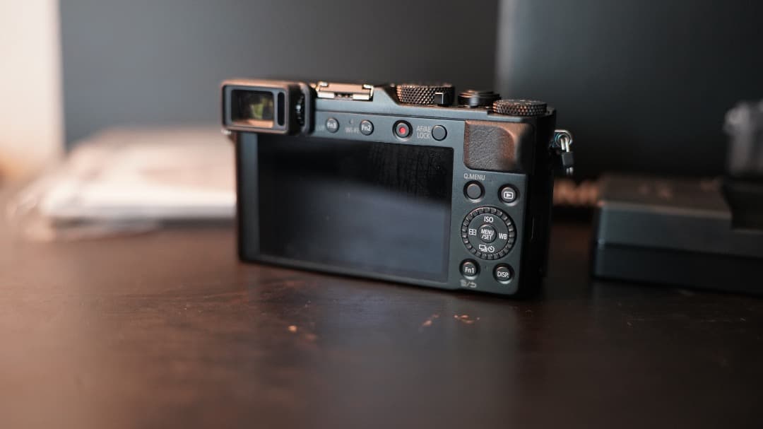 Panasonic　LUMIX　LX100　ブラック