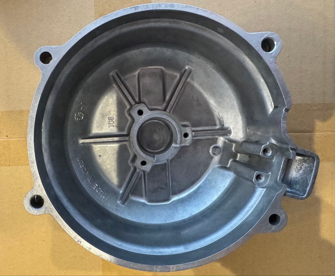 Kawasaki ゼファー750 ジェネレーターカバー