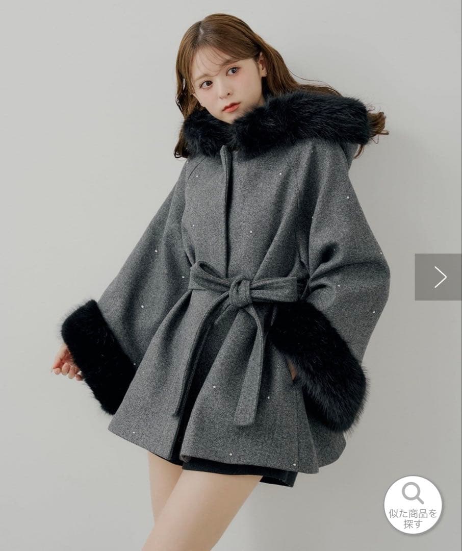 chico ビジュー付きファー襟ケープコート