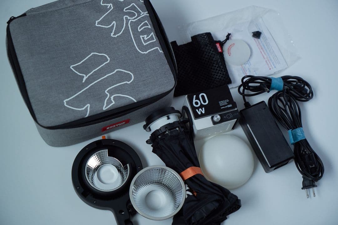 ZHIYUN MOLUS G60 COMBO LEDビデオライト 60W