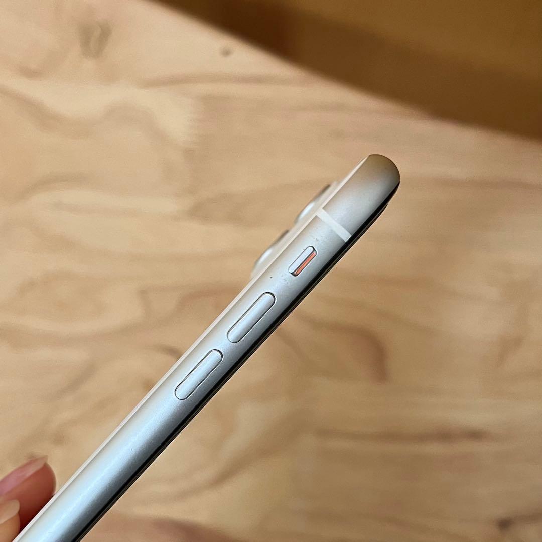 【美品】【値下げ】Apple iPhone 11 ホワイト 本体