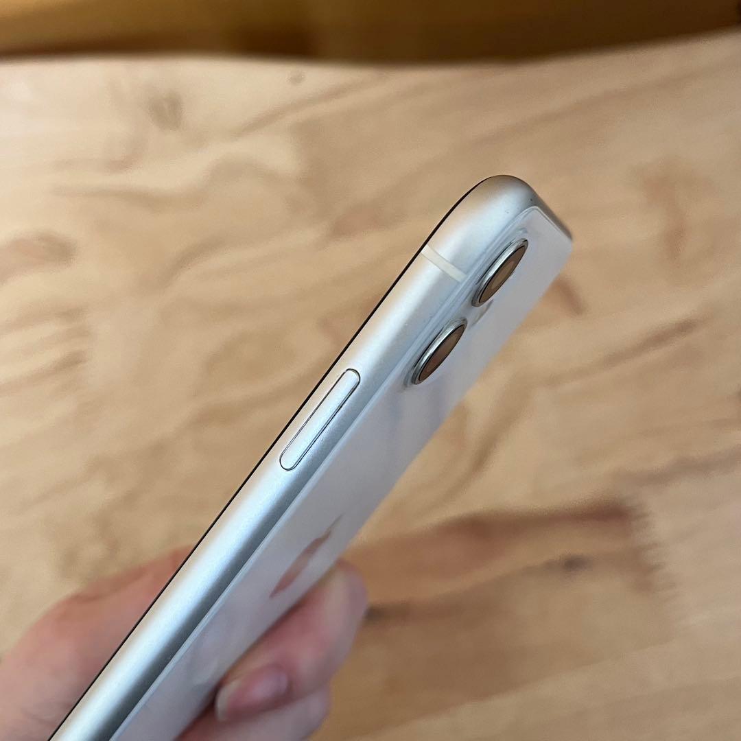 【美品】【値下げ】Apple iPhone 11 ホワイト 本体