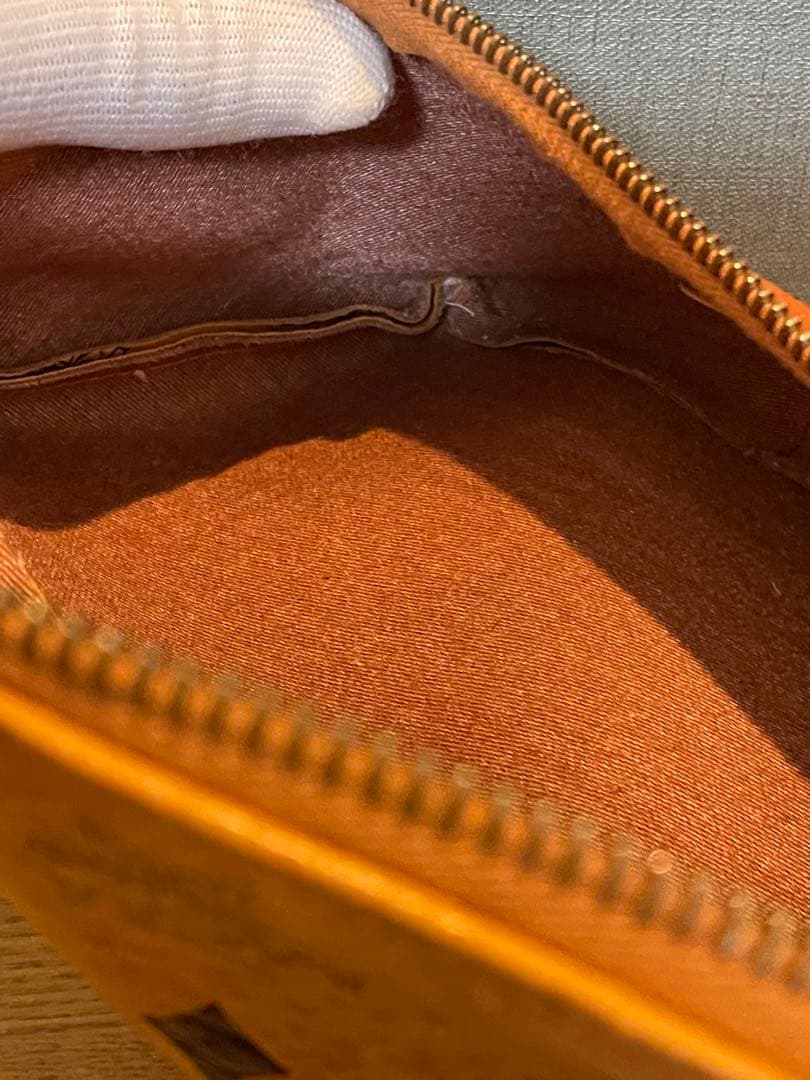 MCM エムシーエム　モノグラム レザー　ウエストポーチ　ボディバッグ