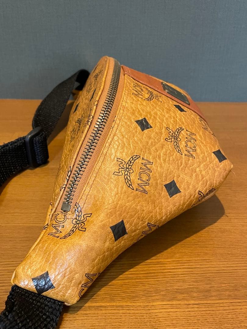 MCM エムシーエム　モノグラム レザー　ウエストポーチ　ボディバッグ