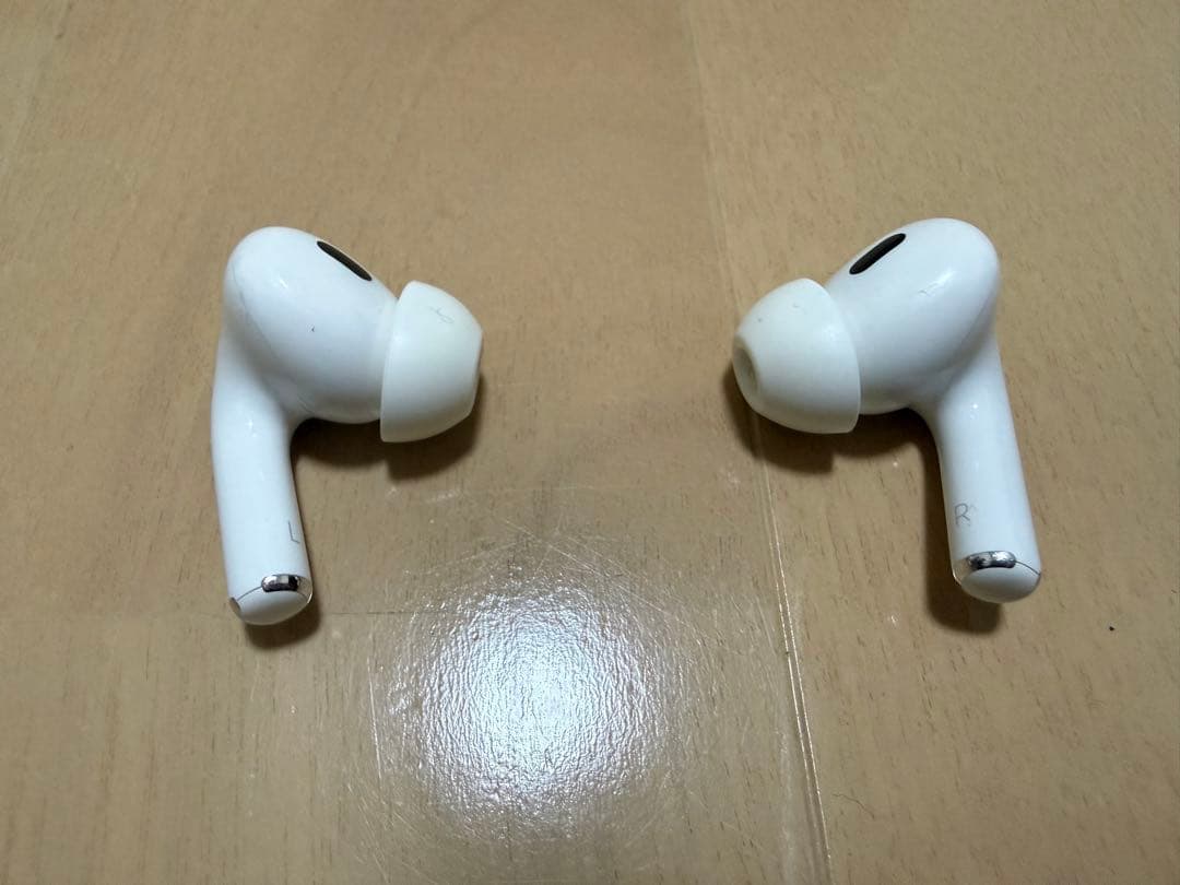 【訳あり】AirPods Pro 2（Lightning端子）※上蓋に緩みあり