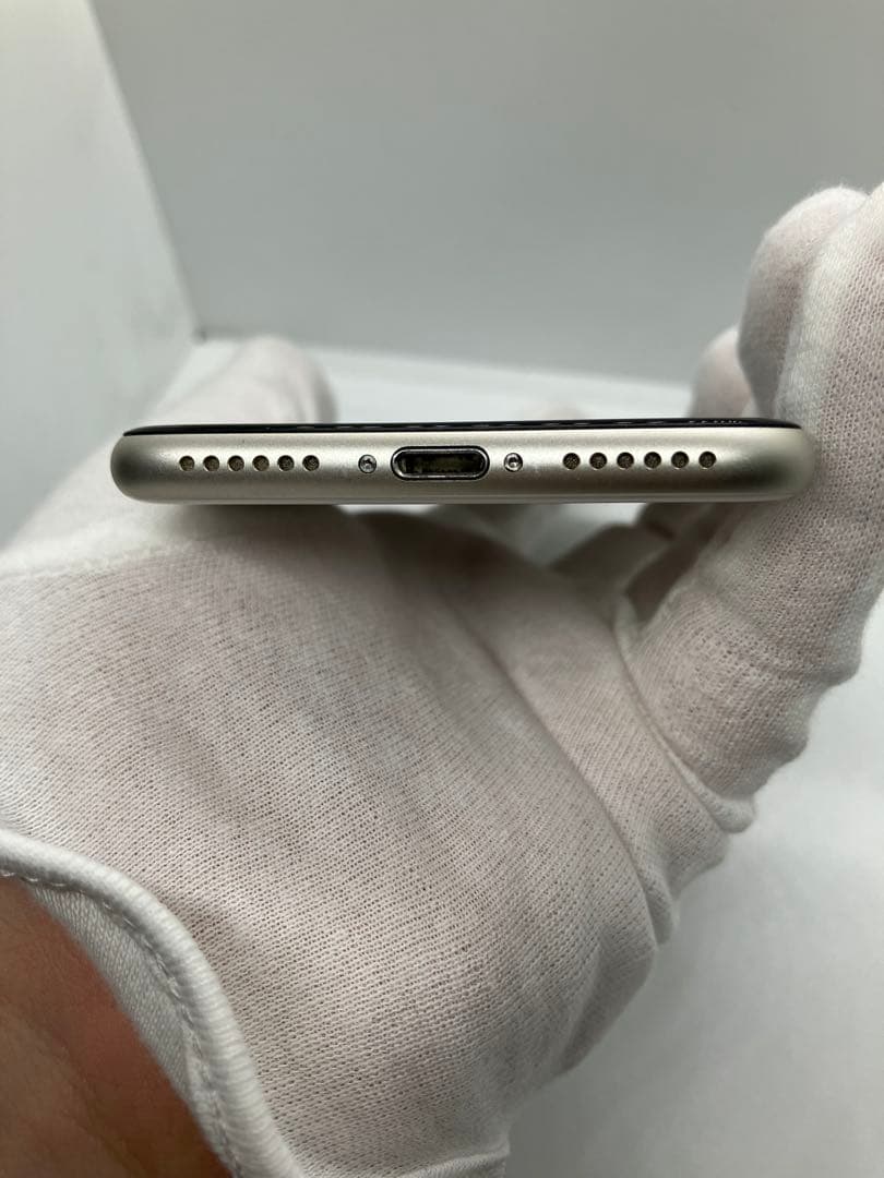 iPhone SE 第3世代 64GB 美品 SIMフリー バッテリー100%