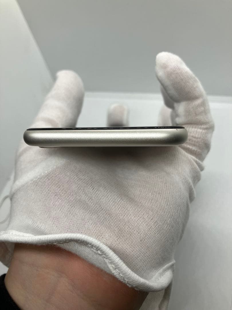 iPhone SE 第3世代 64GB 美品 SIMフリー バッテリー100%