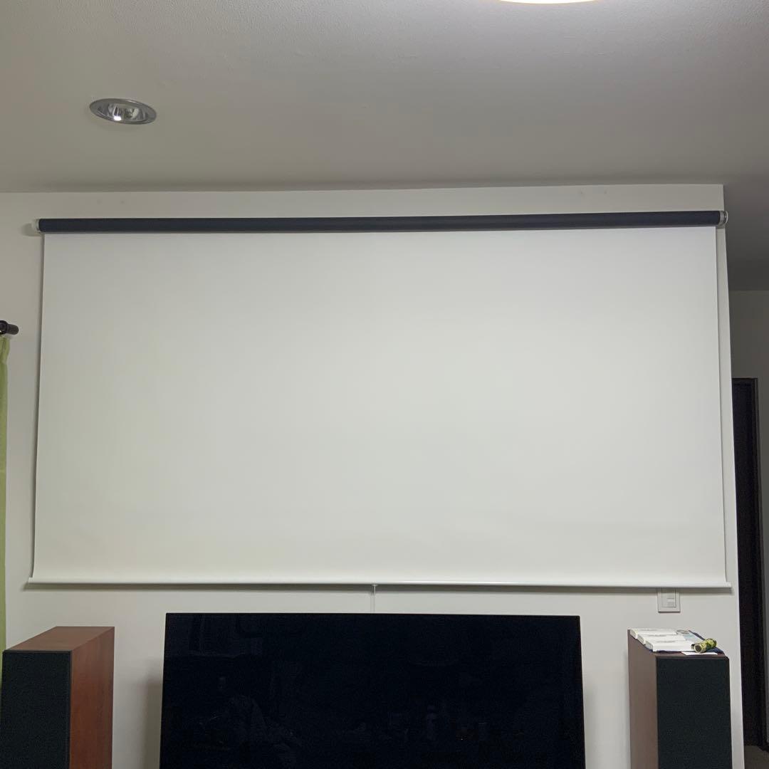 引取り限定　ロール式プロジェクタースクリーン 大型100インチ