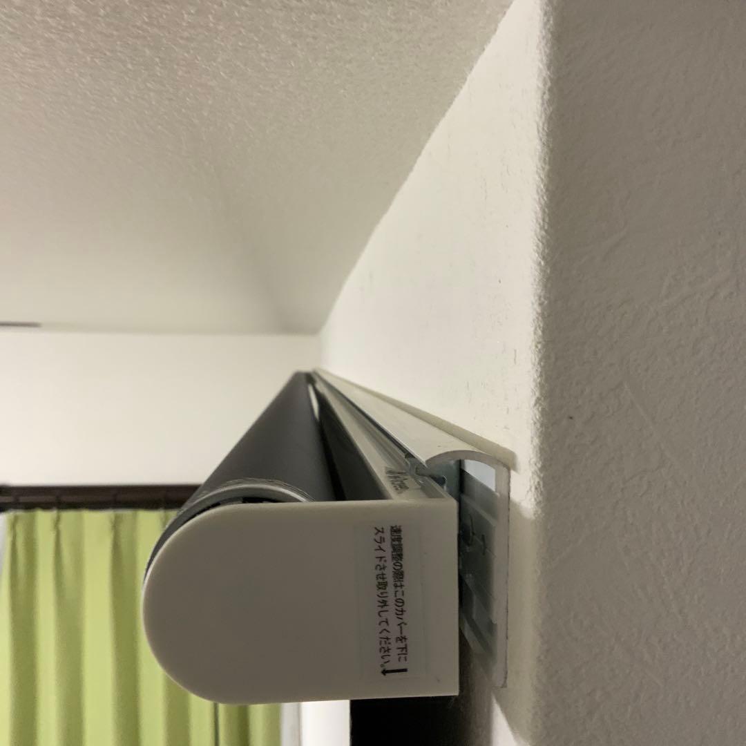 引取り限定　ロール式プロジェクタースクリーン 大型100インチ