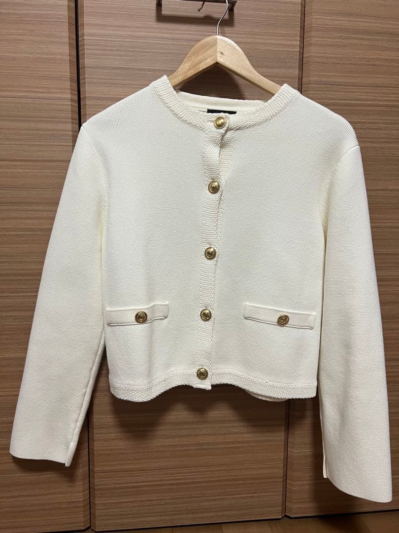 アニュアンス　オリジナルボタン　ノーカラーニットジャケット