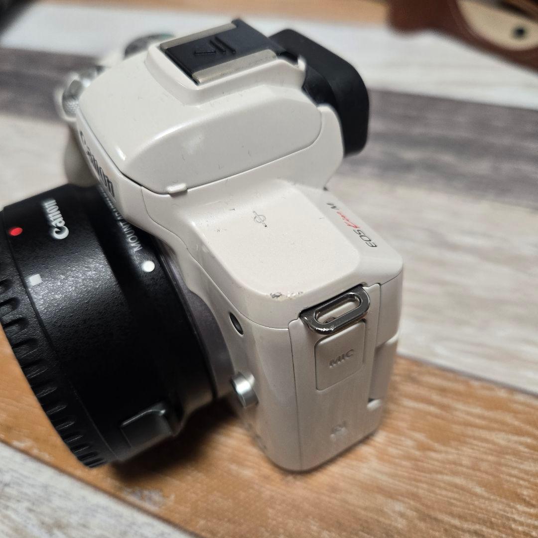 Canon EOS Kiss M ホワイト ジャケット・ストラップ・アダプター付