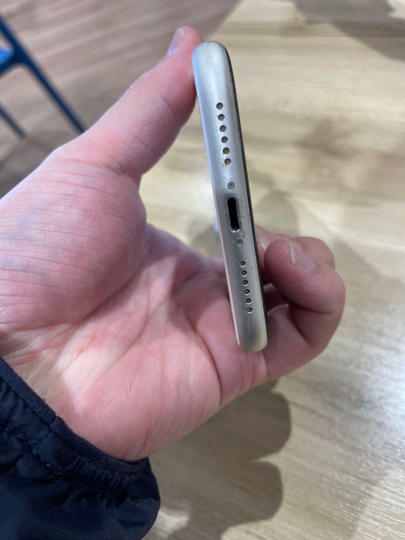 Apple iPhone 11 ホワイト 本体　中古