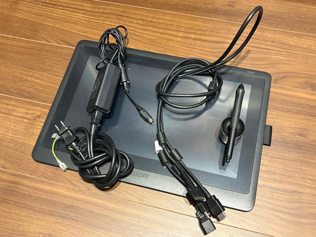 Wacom Cintic16 FHD 液晶ペンタブレット本体