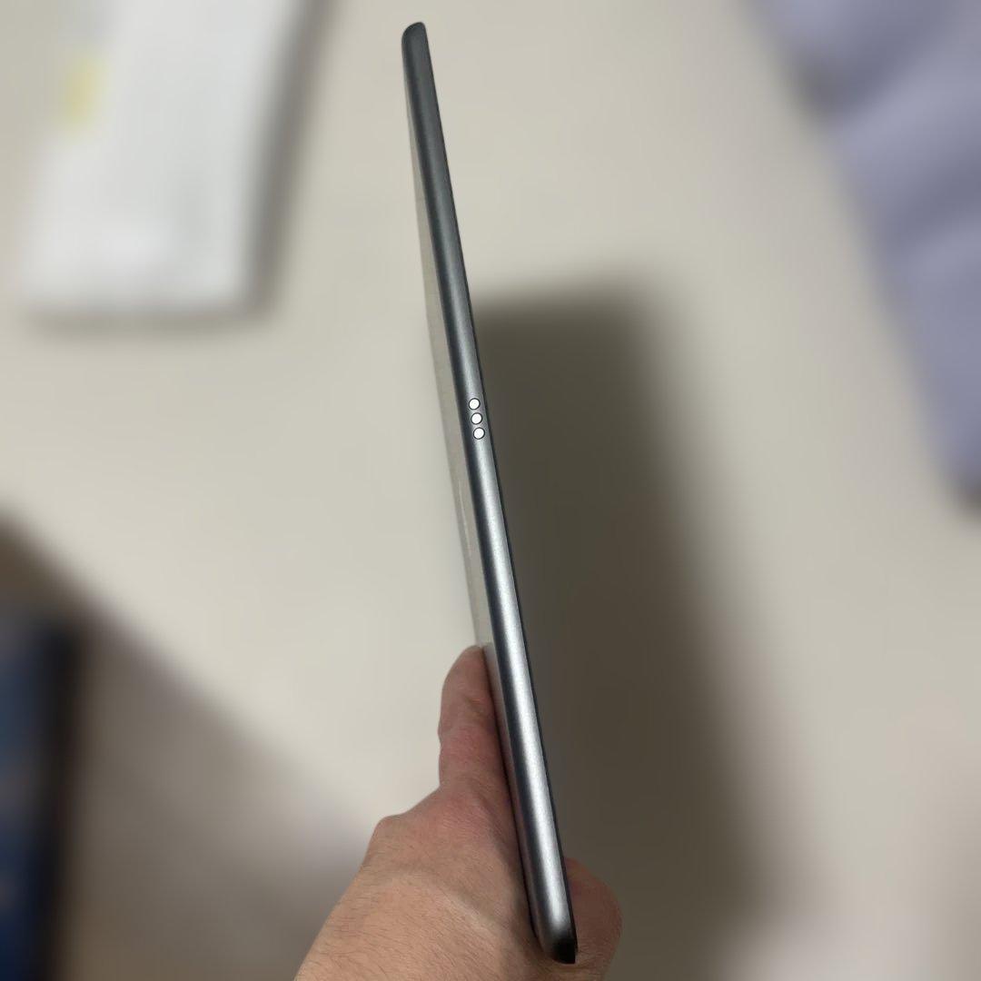 Apple iPad (第7世代) 32GB 新品同様（96%）の状態です