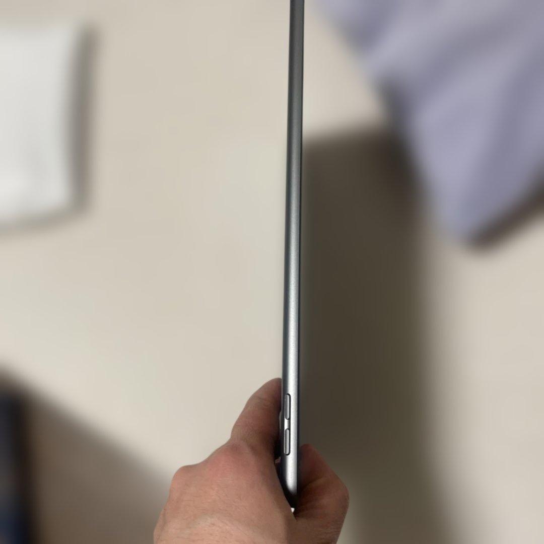 Apple iPad (第7世代) 32GB 新品同様（96%）の状態です
