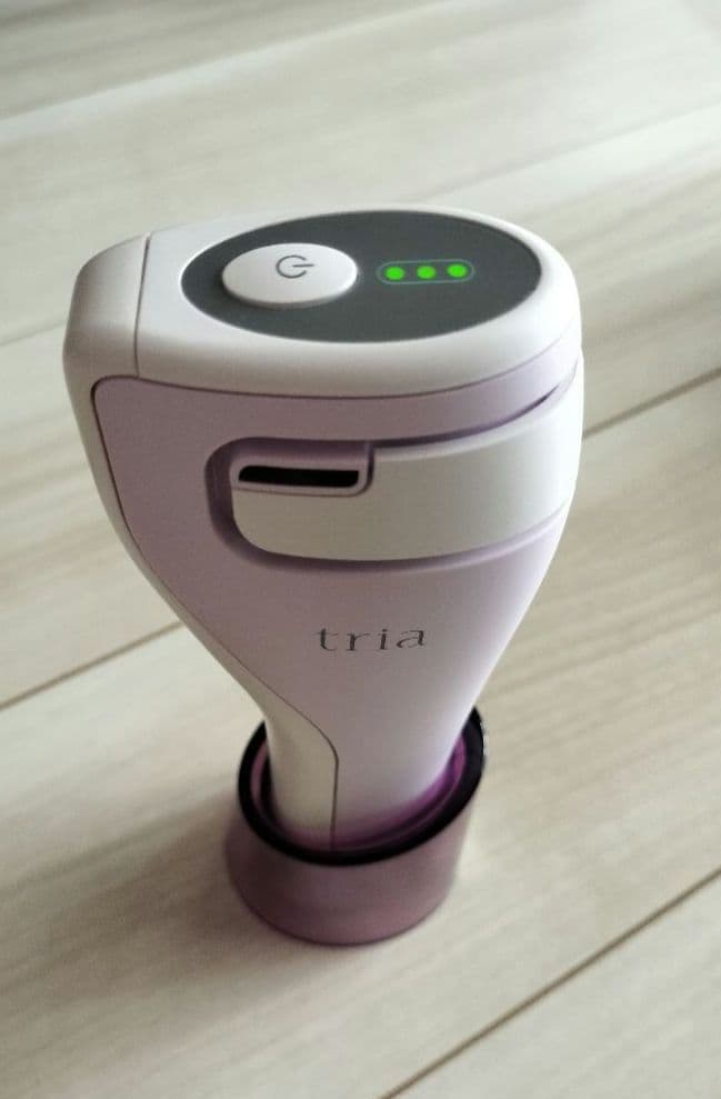 tria 充電式肌ケアレーザー機器
