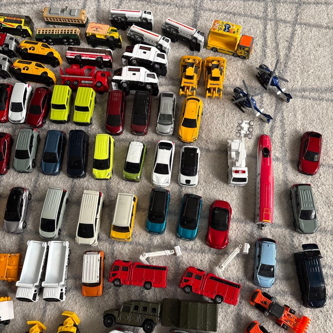 トミカ　　約200台