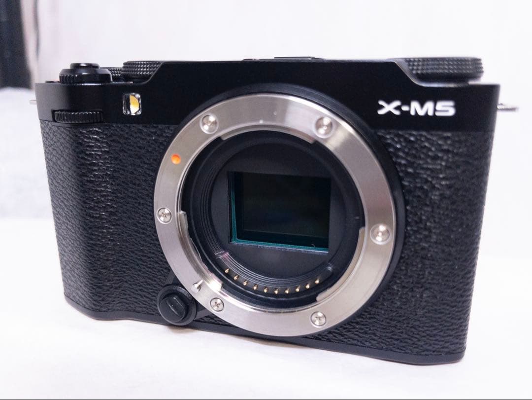 【シャッター数260 美品】FUJIFILM X-M5 ボディ ブラック