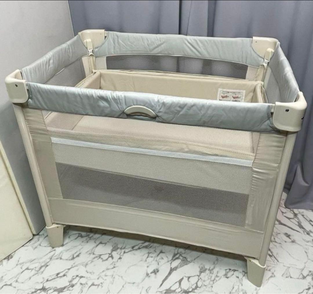 アップリカ　ココネルエアー　AB 折りたたみベビーベッド