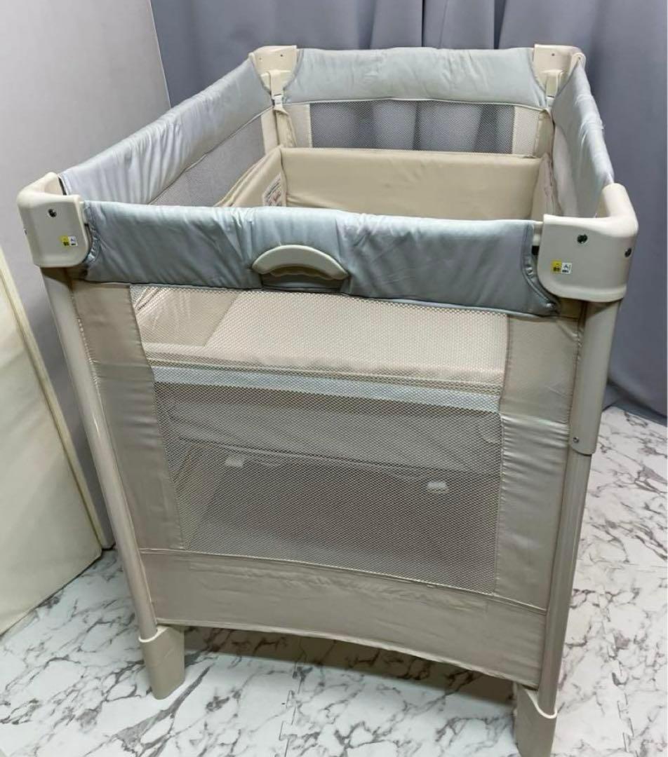 アップリカ　ココネルエアー　AB 折りたたみベビーベッド