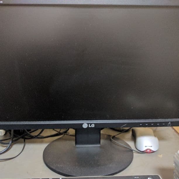 LG電子パソコンのモニター液晶ディスプレイ15インチ