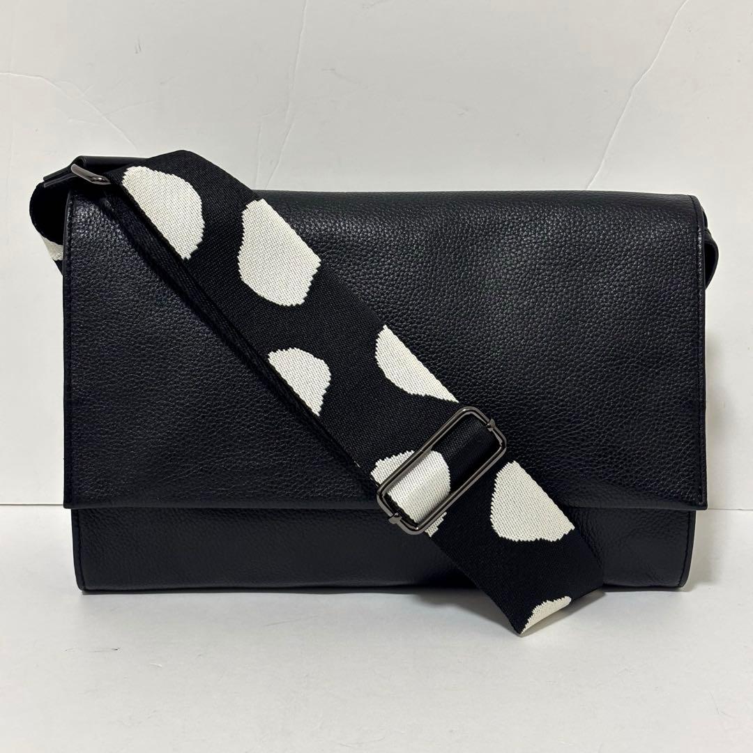 極美品 イアパピヨネ　ワイドテープショルダーバッグ　ボディバッグ　ダルメシアン