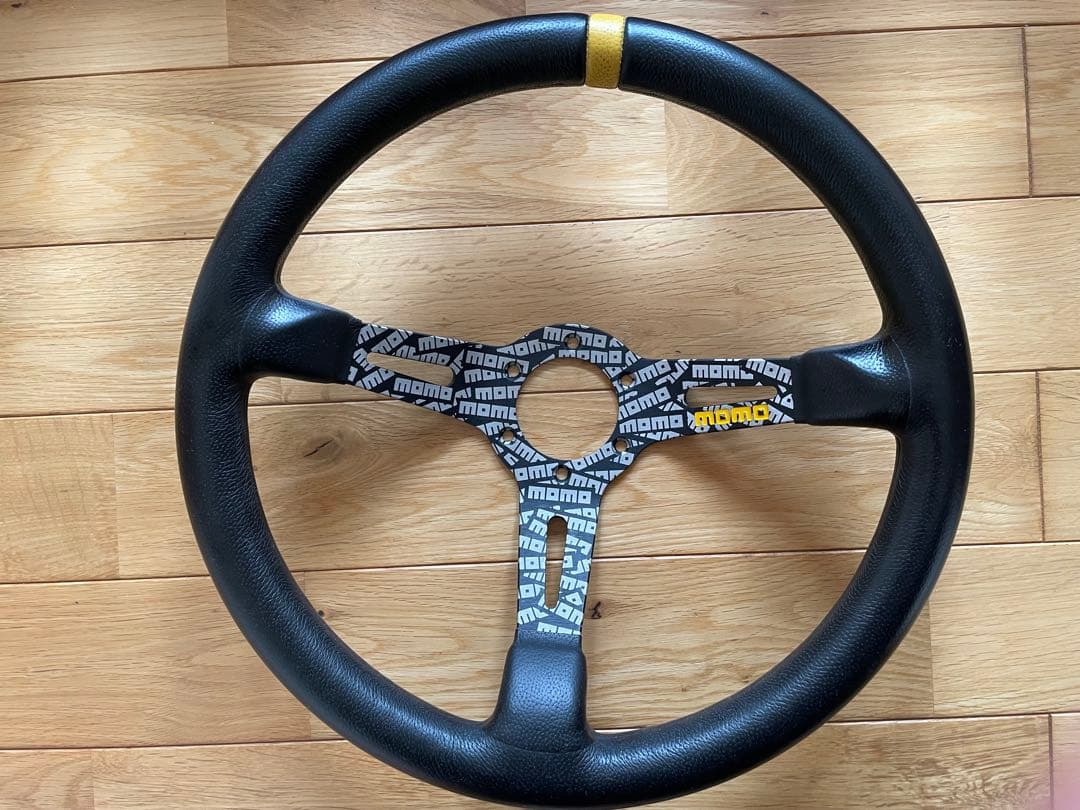 MOMO ステアリング ウルトラ ジャパン ブラック レザー 350mm 35π