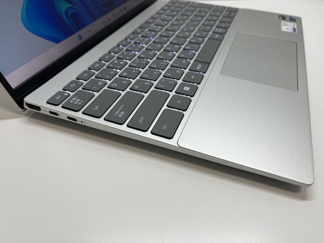 美品 DELL Inspiron P156G 第12世代i5 8GB 256GB