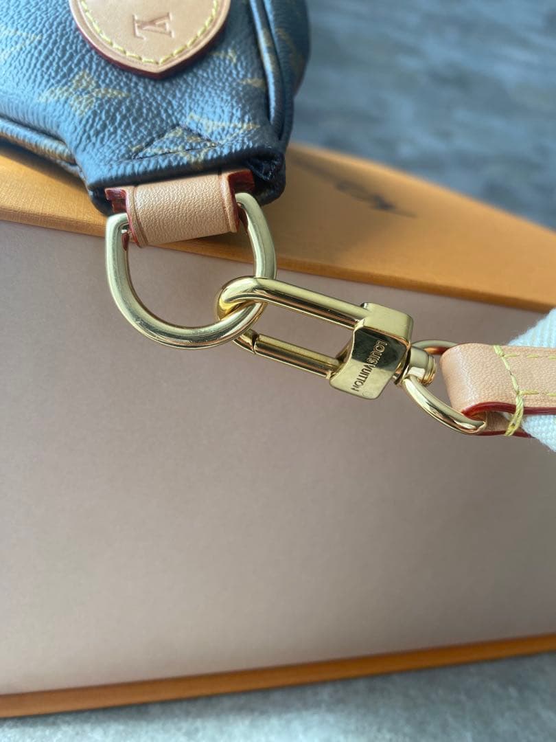 Louis Vuitton ボディバック　ハイライズモノグラム