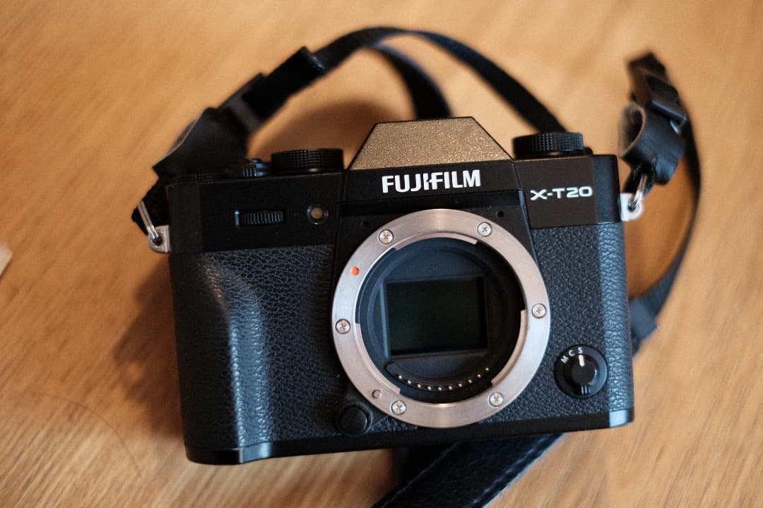 FUJIFILM X-T20 ブラック　完動品　ミラーレスカメラ