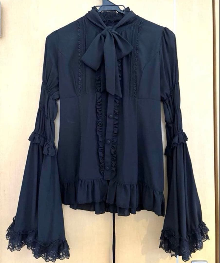 ATELIER PIERROT 姫袖ブラウス 黒