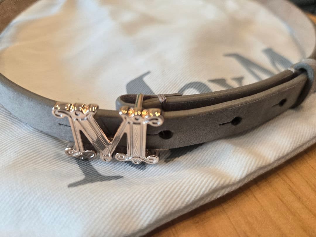 極美品　MaxMara グレー レザー ベルト S
