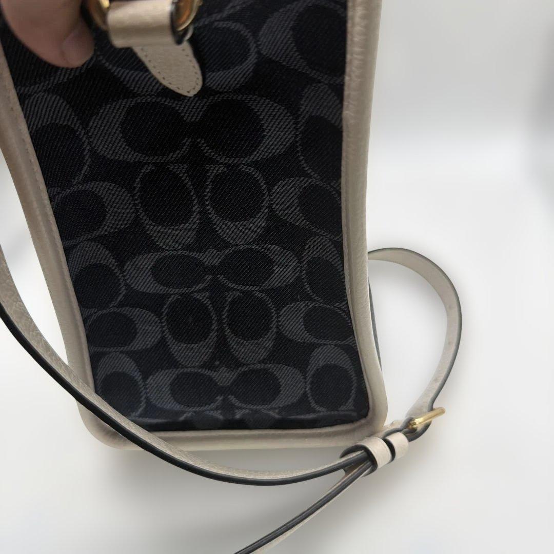 COACH デンプシー トート 22 シグネチャー　2way ショルダーバック