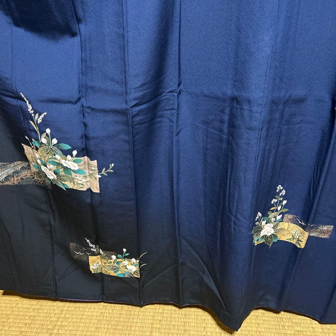 株式会社一蔵謹製　中古品正絹袷　金彩友禅訪問着　紺色裾は濃紺ぼかし
