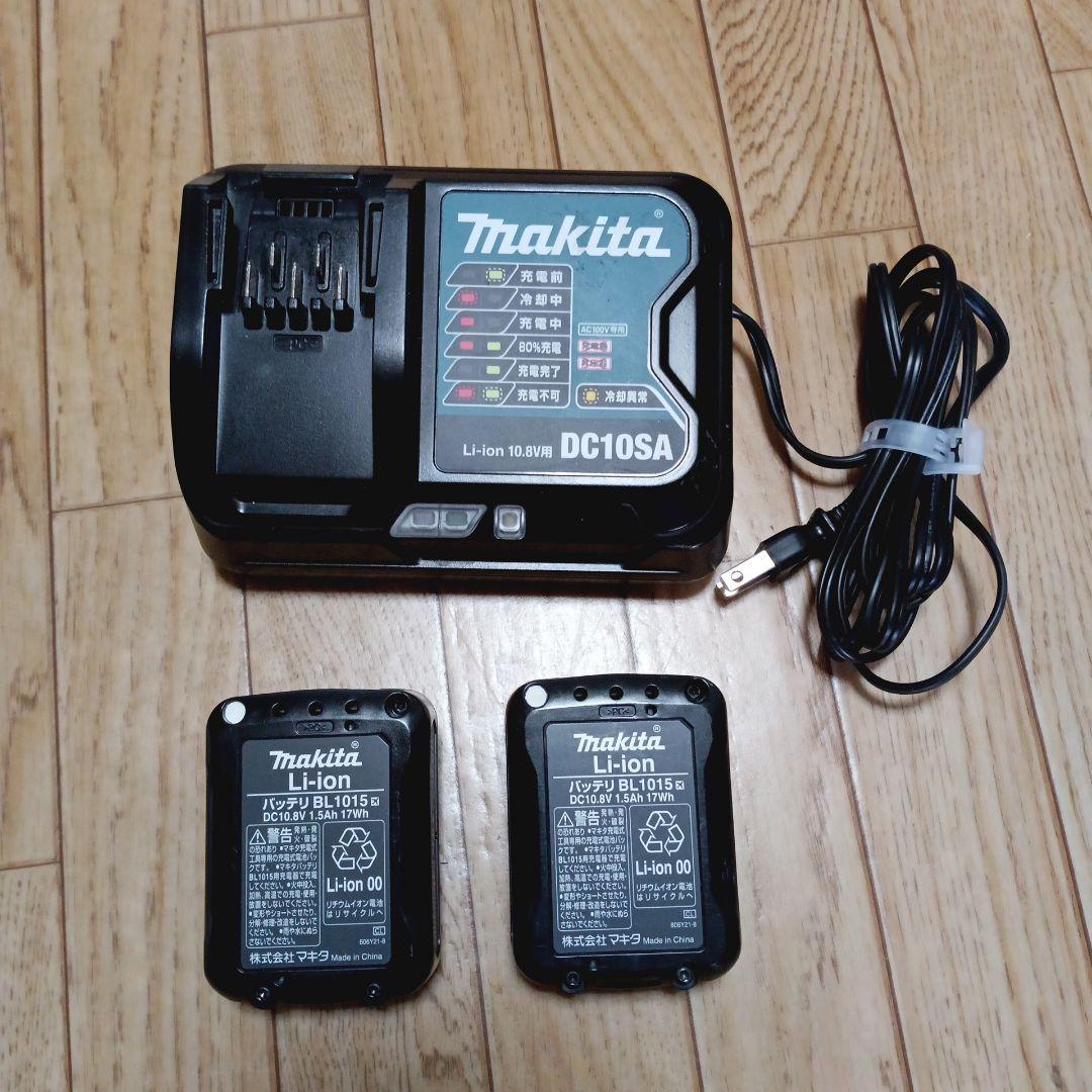 マキタ10.8V充電式クリーナーCL107FDの２台セット　バッテリー、充電器付