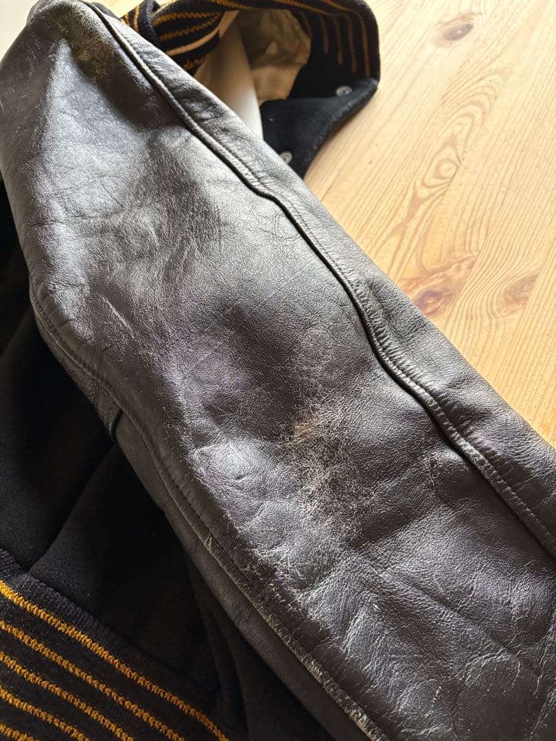 ビンテージ　スタジャン　ラグラン ブラック レザー 70s 80s 刺繍