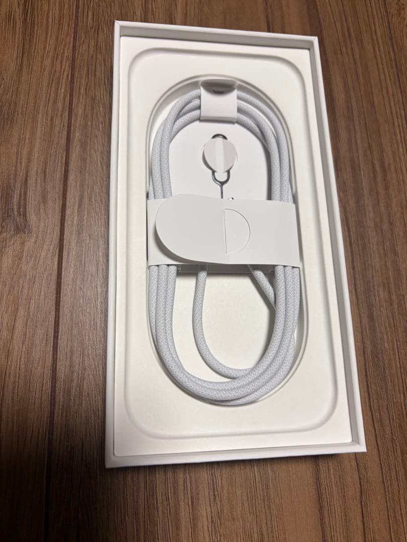 Apple iPhone 16 128g ホワイト 本体とケーブル付き