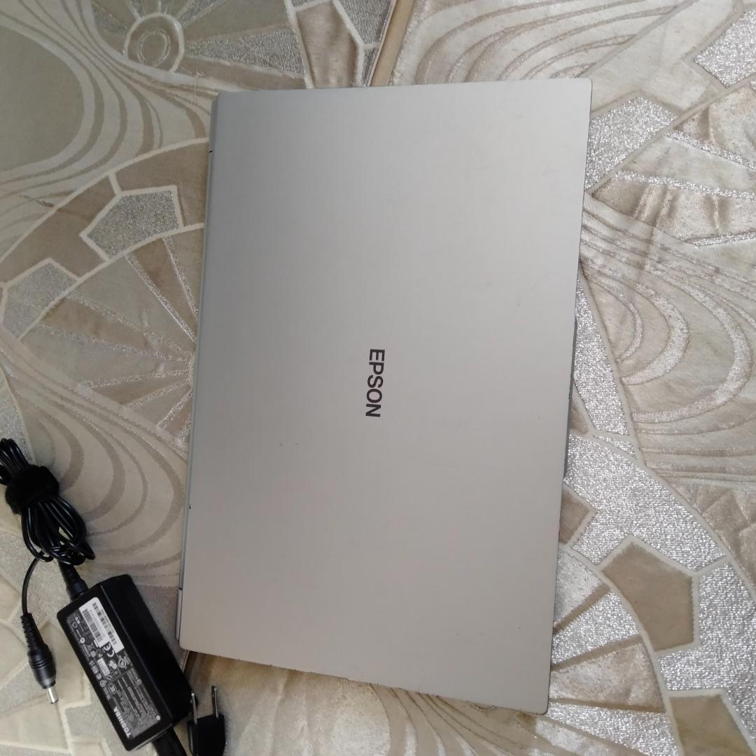 EPSON 14インチ 10世代 i5 256G 8G 1920x1080