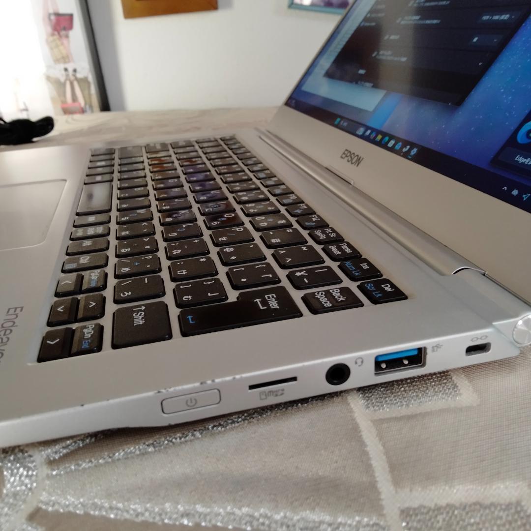 EPSON 14インチ 10世代 i5 256G 8G 1920x1080