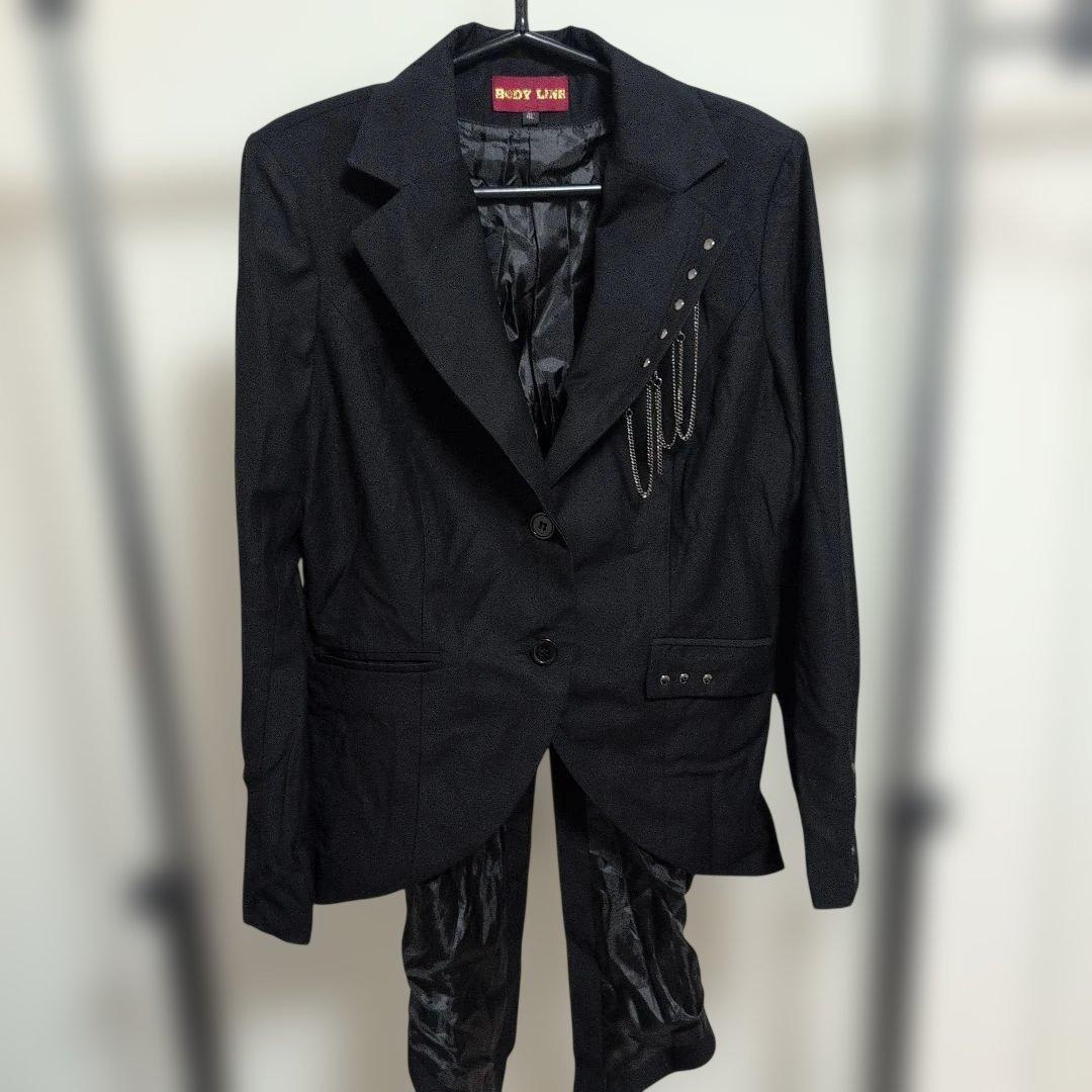 ボディライン　ゴシック　３連チェーン付き　燕尾　ジャケット　黒