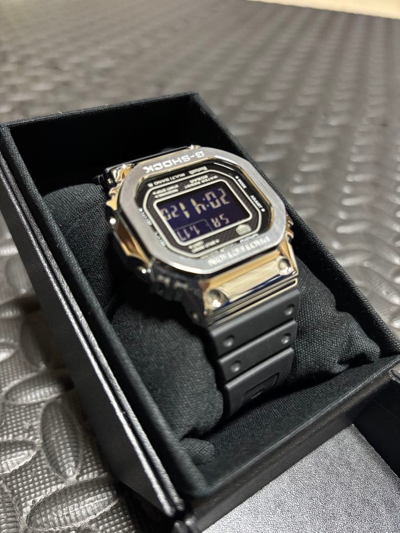美品　G-SHOCK/GMW-B5000-1JF